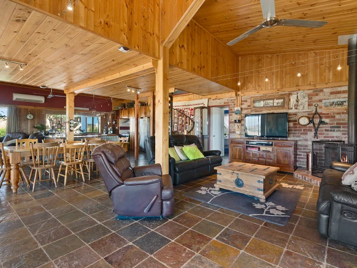 The Barn At Whispering Hills Living Room